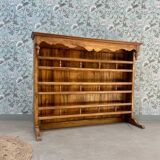 Shelf on foot
