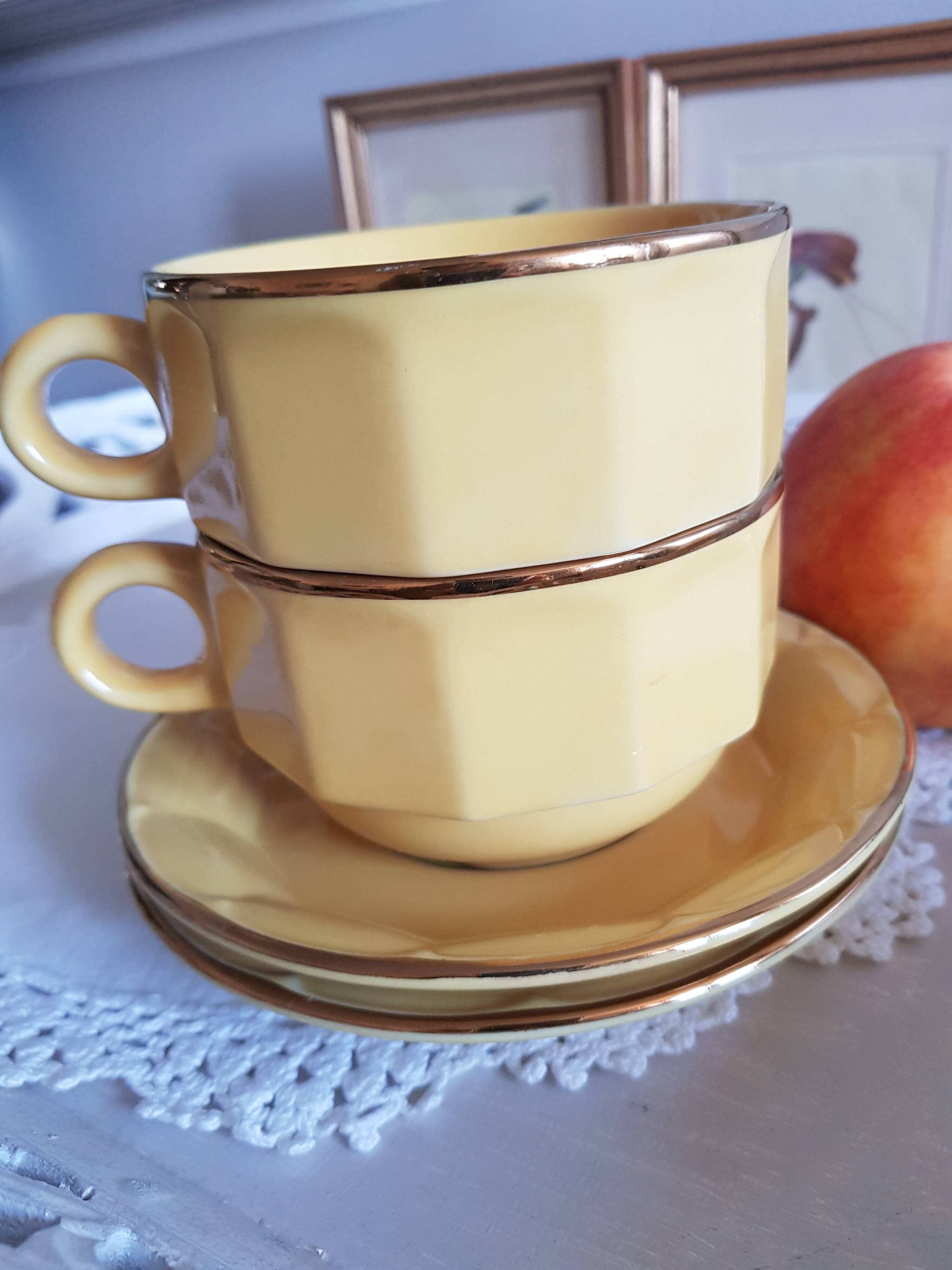 Duo of chocolate cups, breakfast, Bistro style, porcelain, yellow and gold