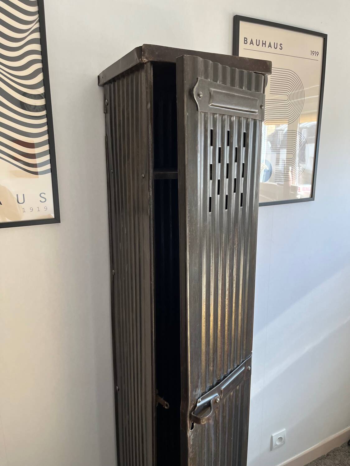 Old Strafor locker 1 door vintage industrial