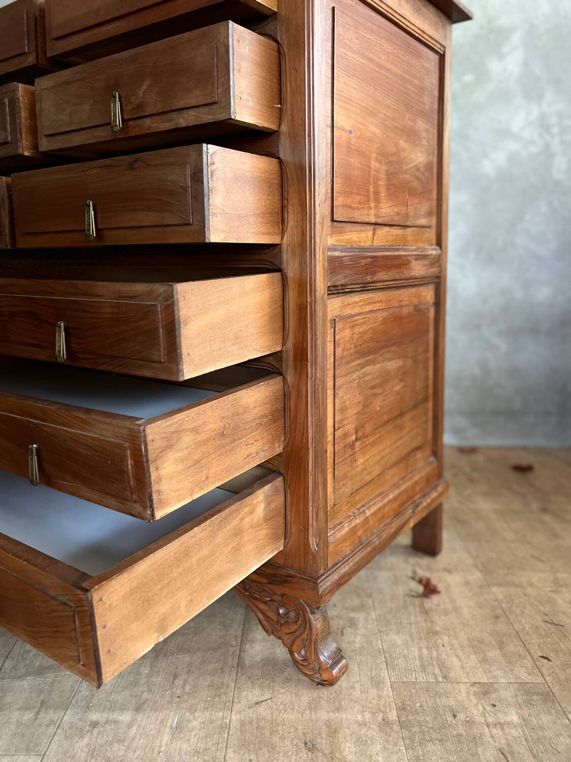 Old chest of drawers
