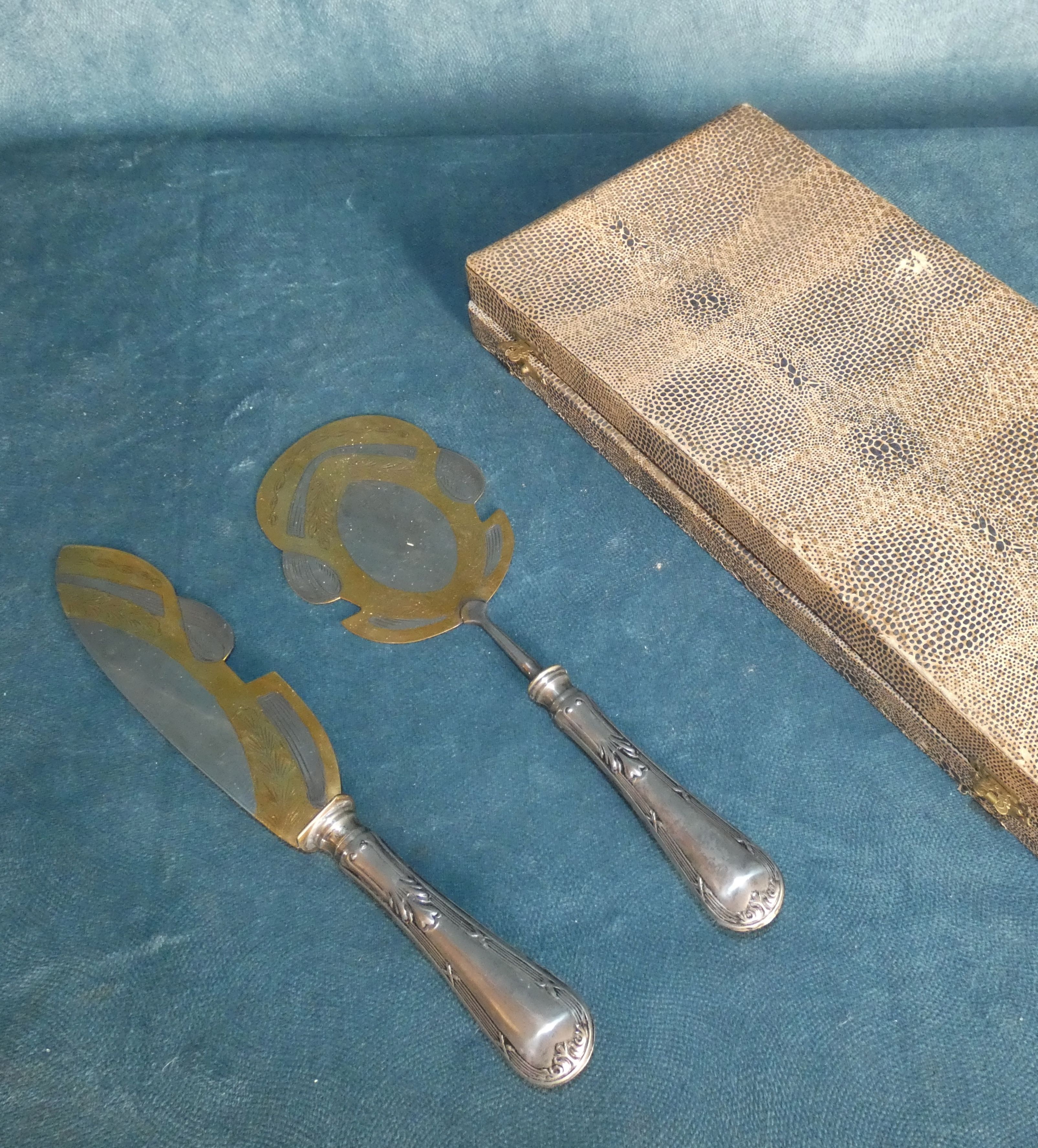 Duo de pelle and knife cake silver and gold metal circa 1950