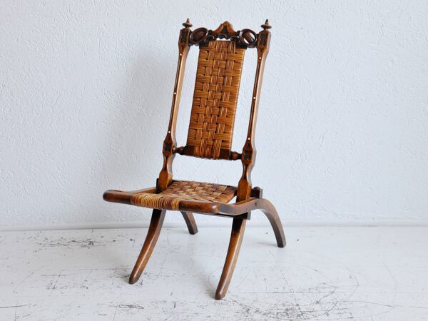 Chaise ancienne en rotin