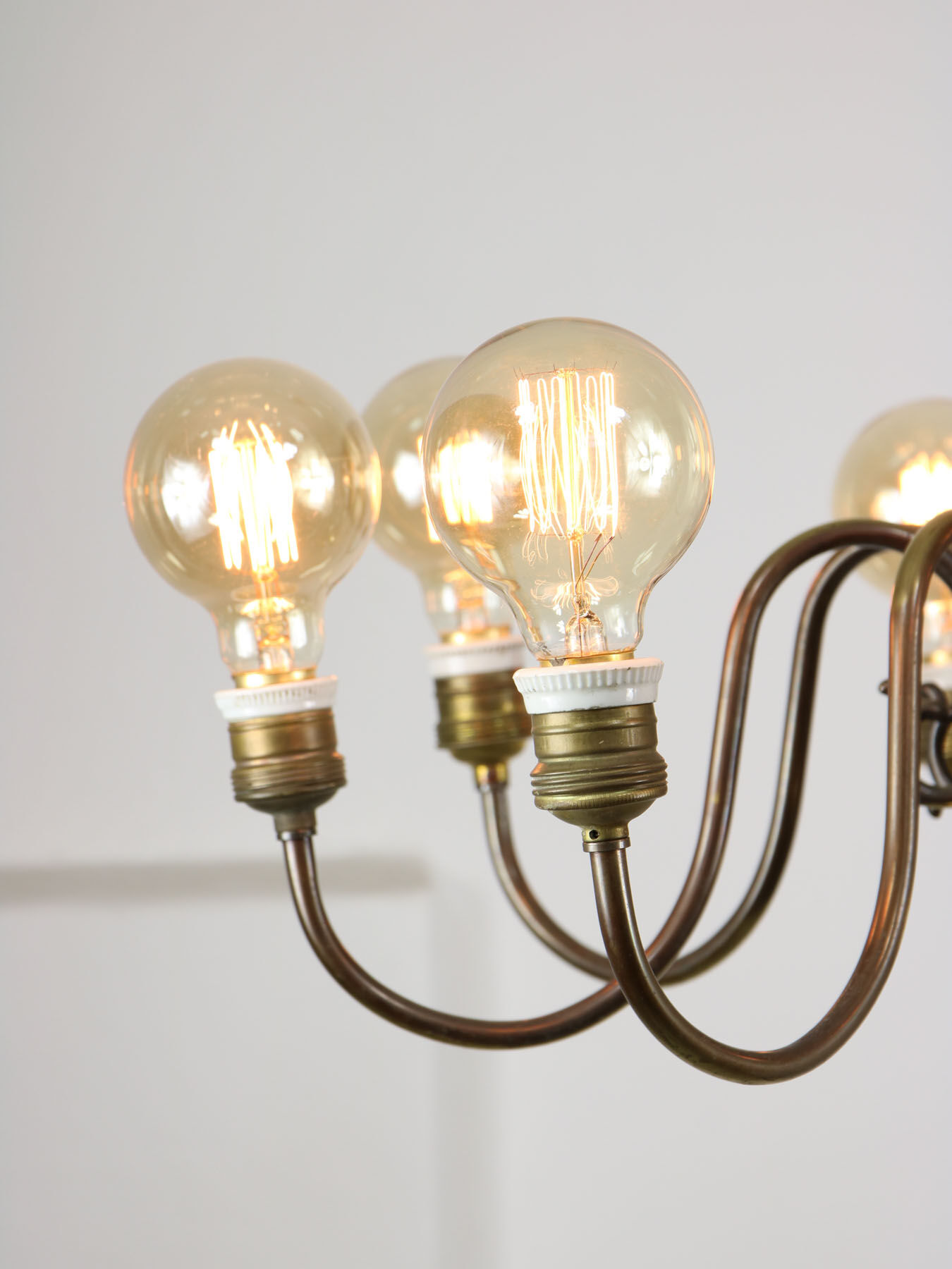 Viennese minimal brass 8-arm chandelier