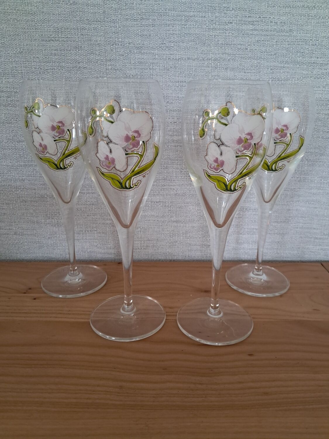 4 beautiful Belle Époque champagne flutes by Perrier Jouët