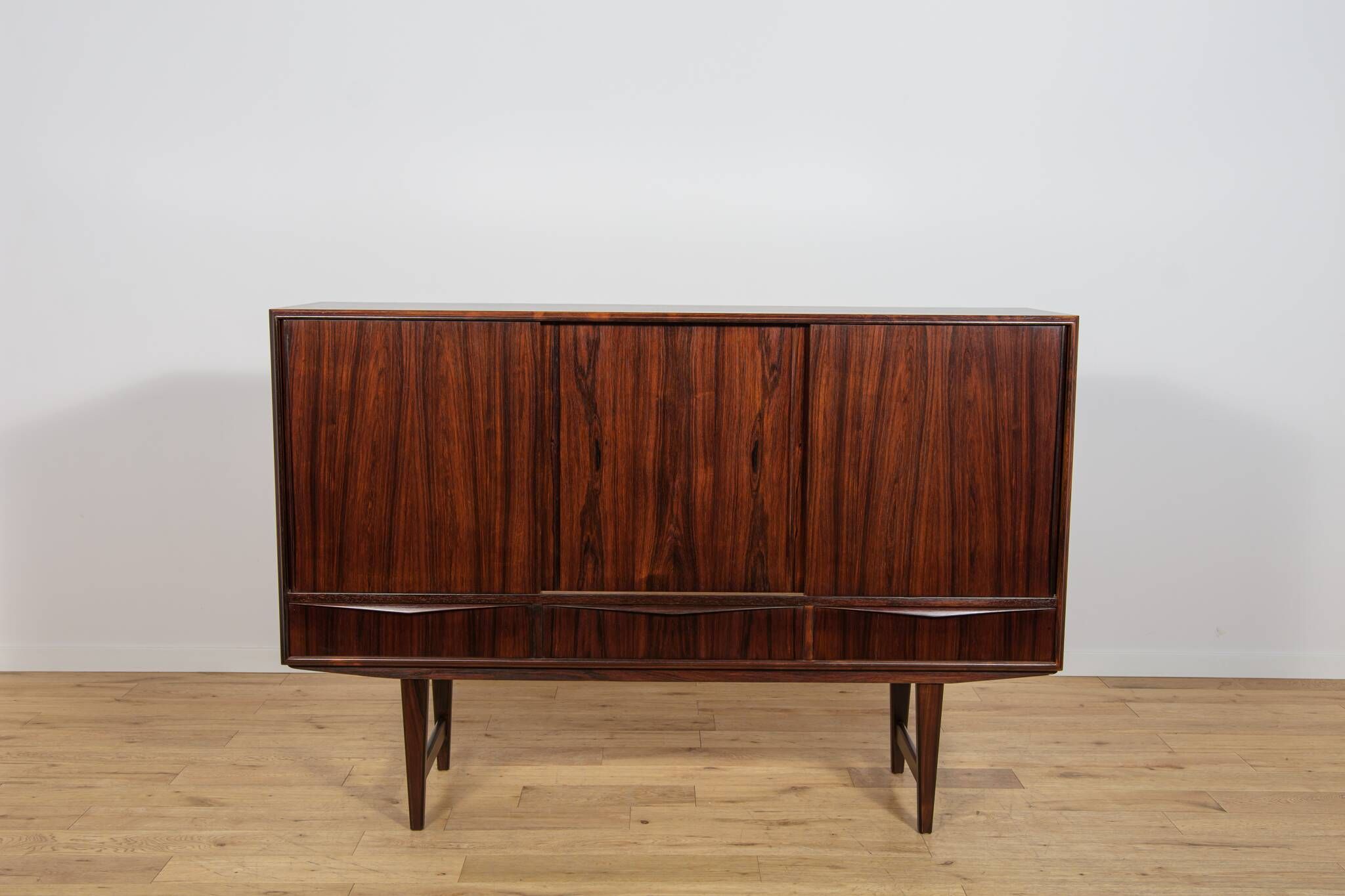 Commode en palissandre du milieu du siècle par E. W. Bach pour Sejling Skabe, Danemark, années 1960.