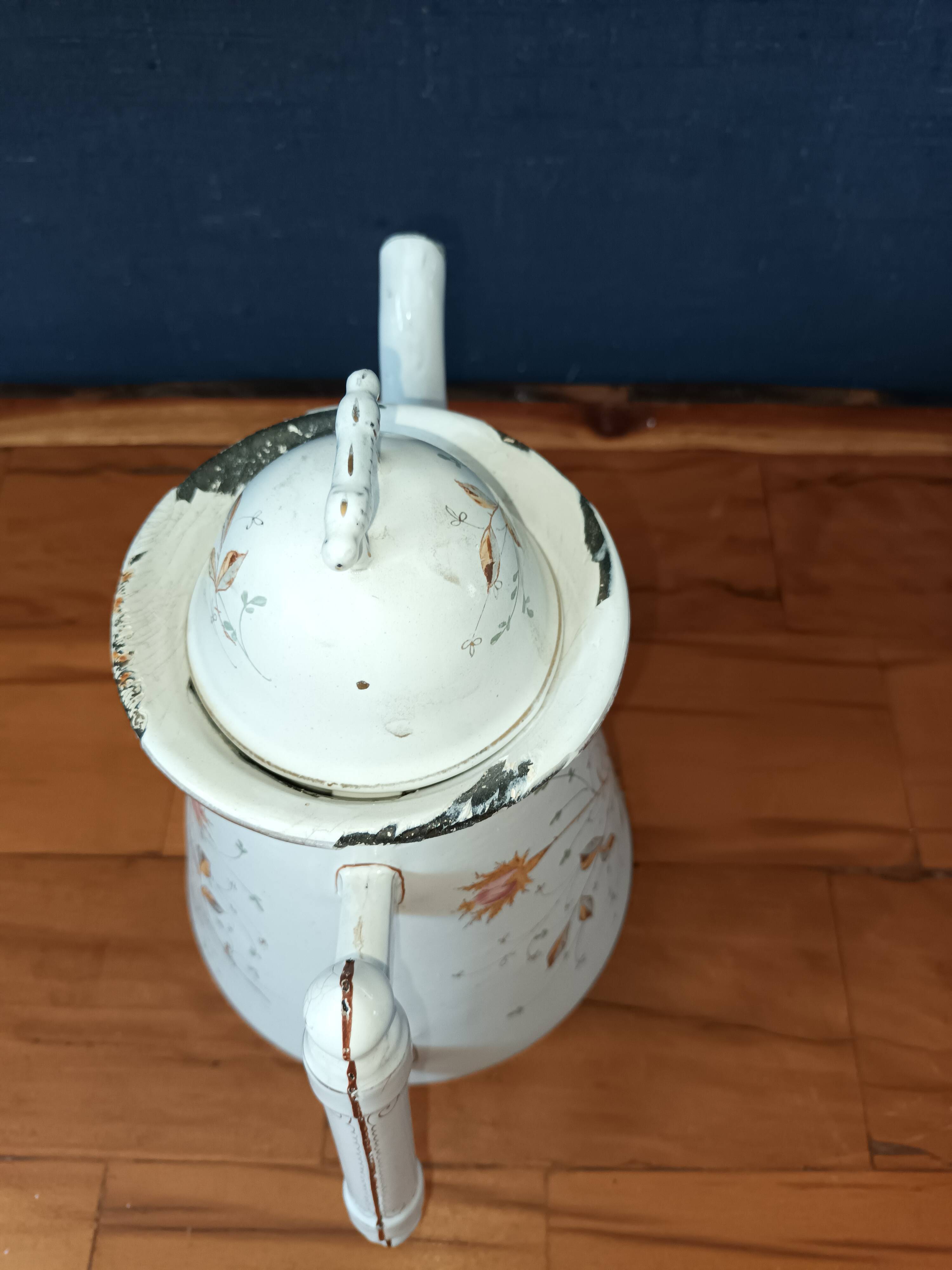 Enamelled coffee maker