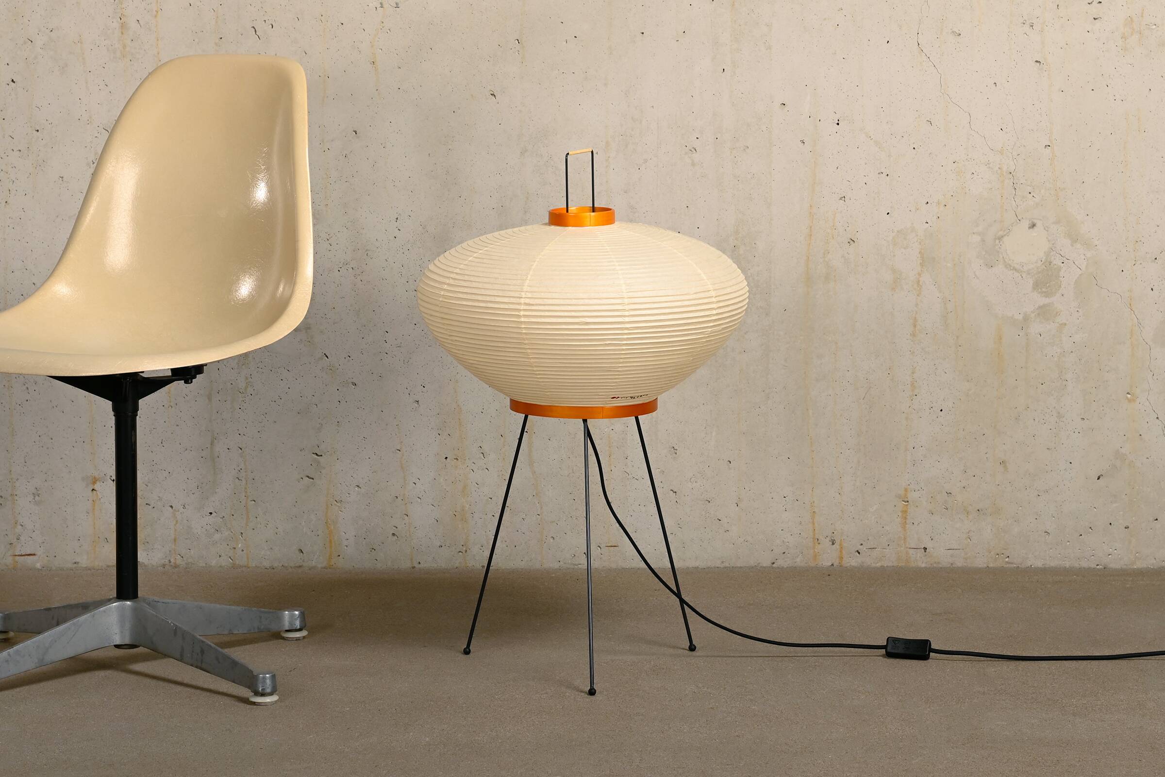 Isamu Noguchi Model 9A Akari Light Sculpture Handcrafted by Ozeki, Japan