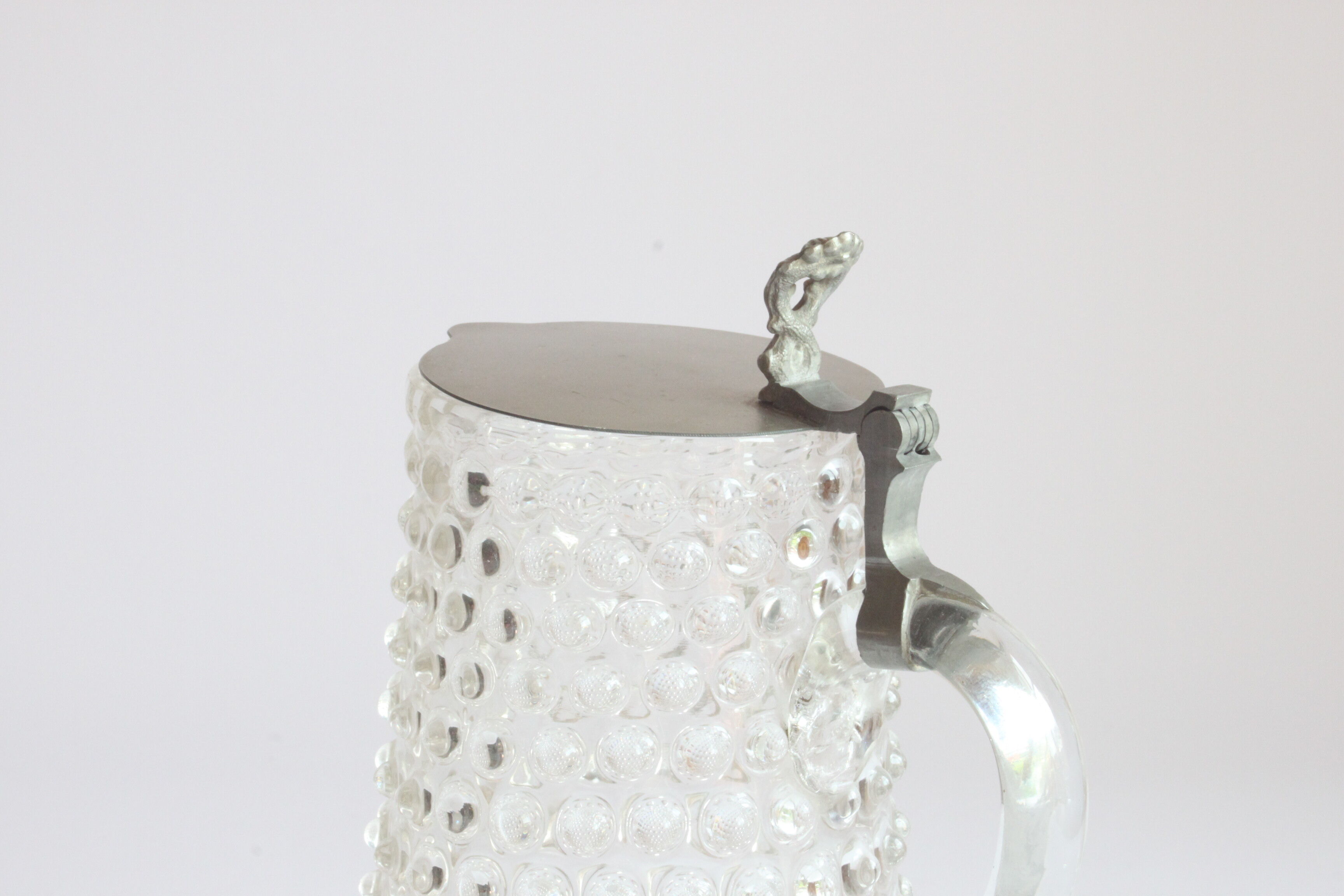 Verre de Liège, pichet en verre hobnail, Belgique du 19ème siècle.