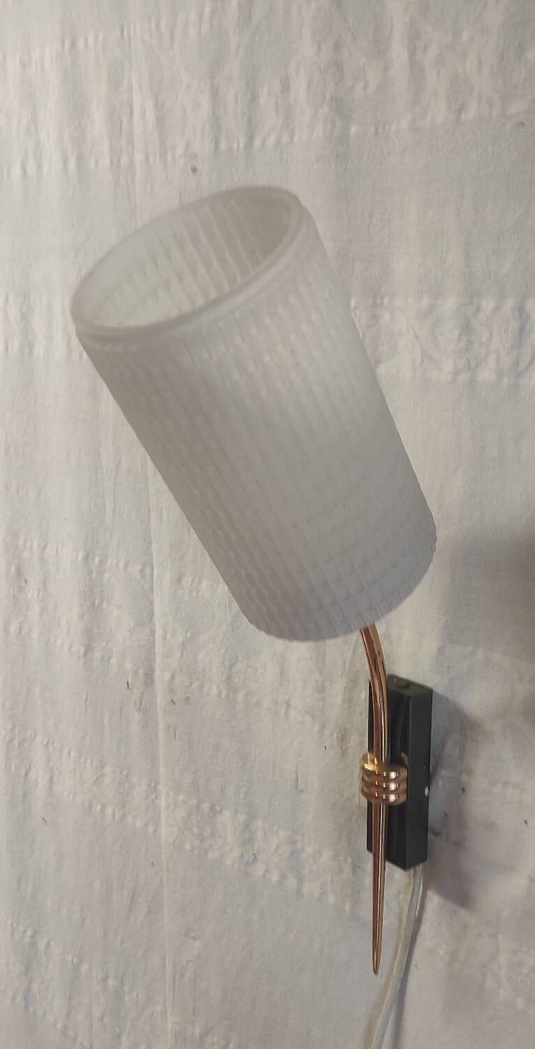 Wall lamp in gilded brass and opaline - mid. 20th century
