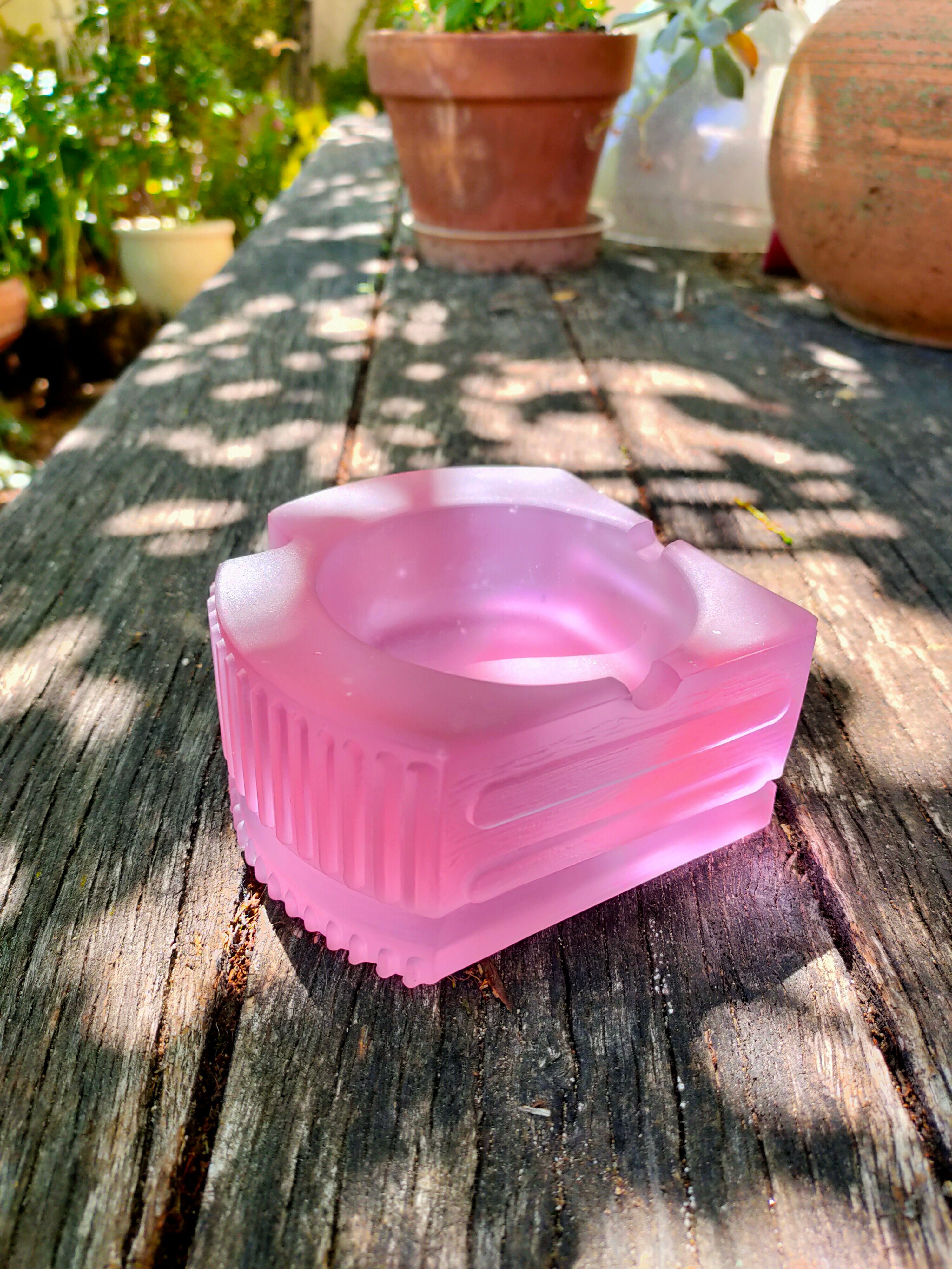 Ashtray in art deco glass paste