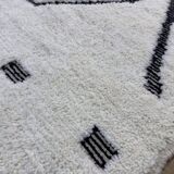 Decorated white Berber rug 270cm x 150cm