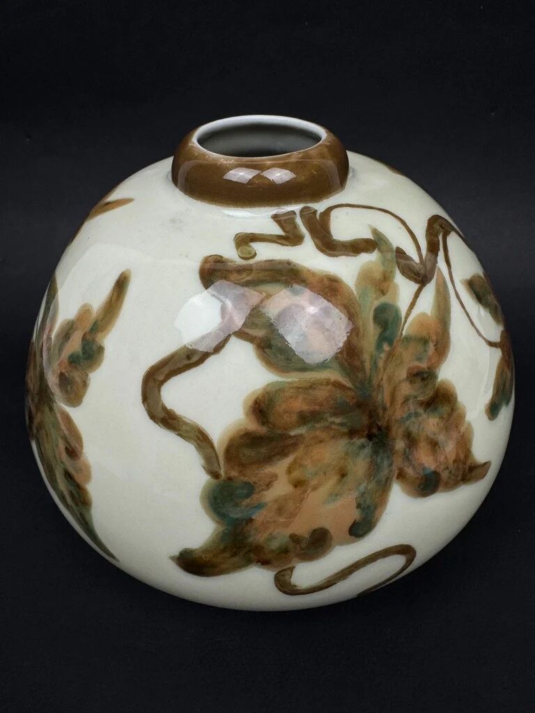 Tharaud Limoges, round vase with hand-painted foliage decoration, Art Nouveau