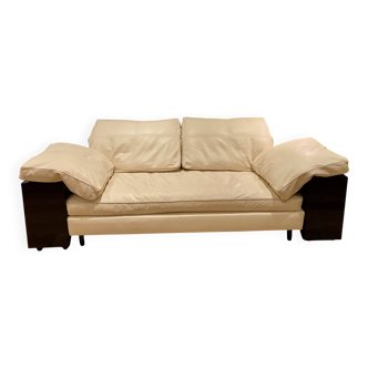 Canapé Eileen Gray modèle Classicon Lota en cuir