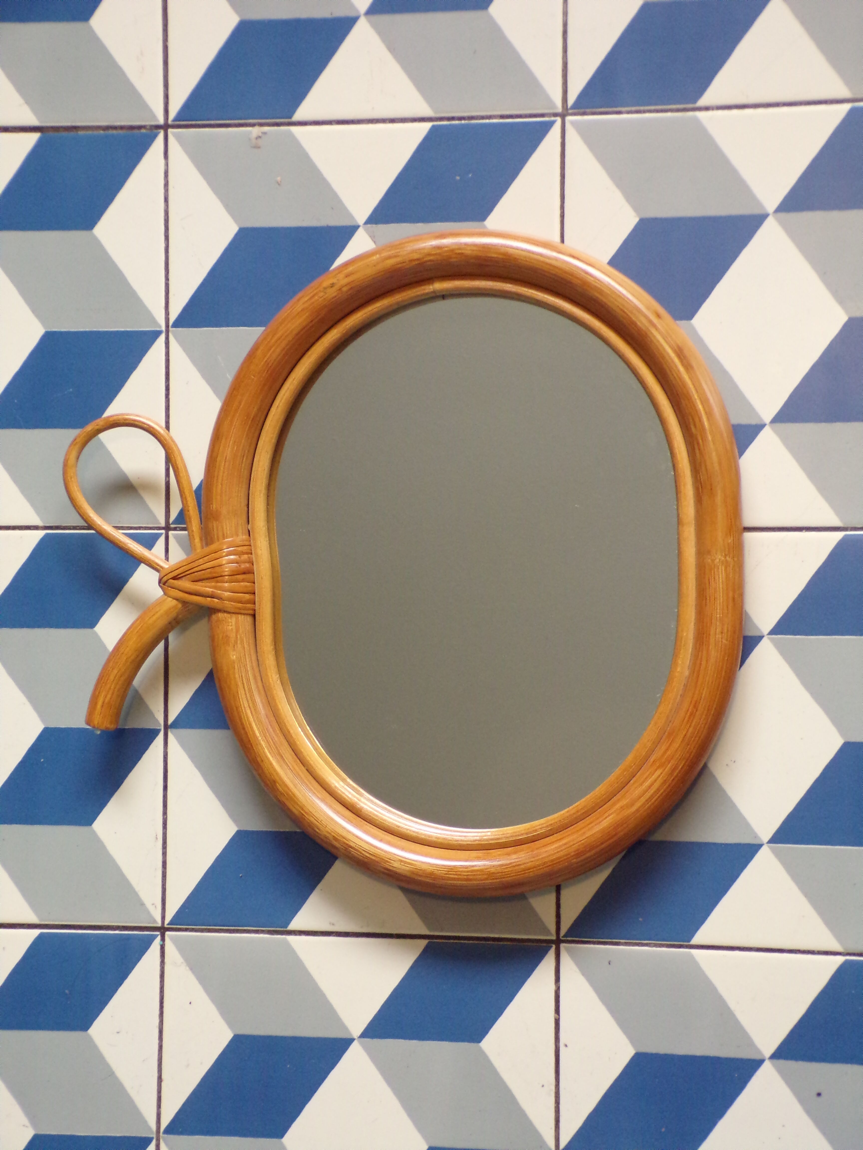 Miroir rotin vintage en forme de pomme