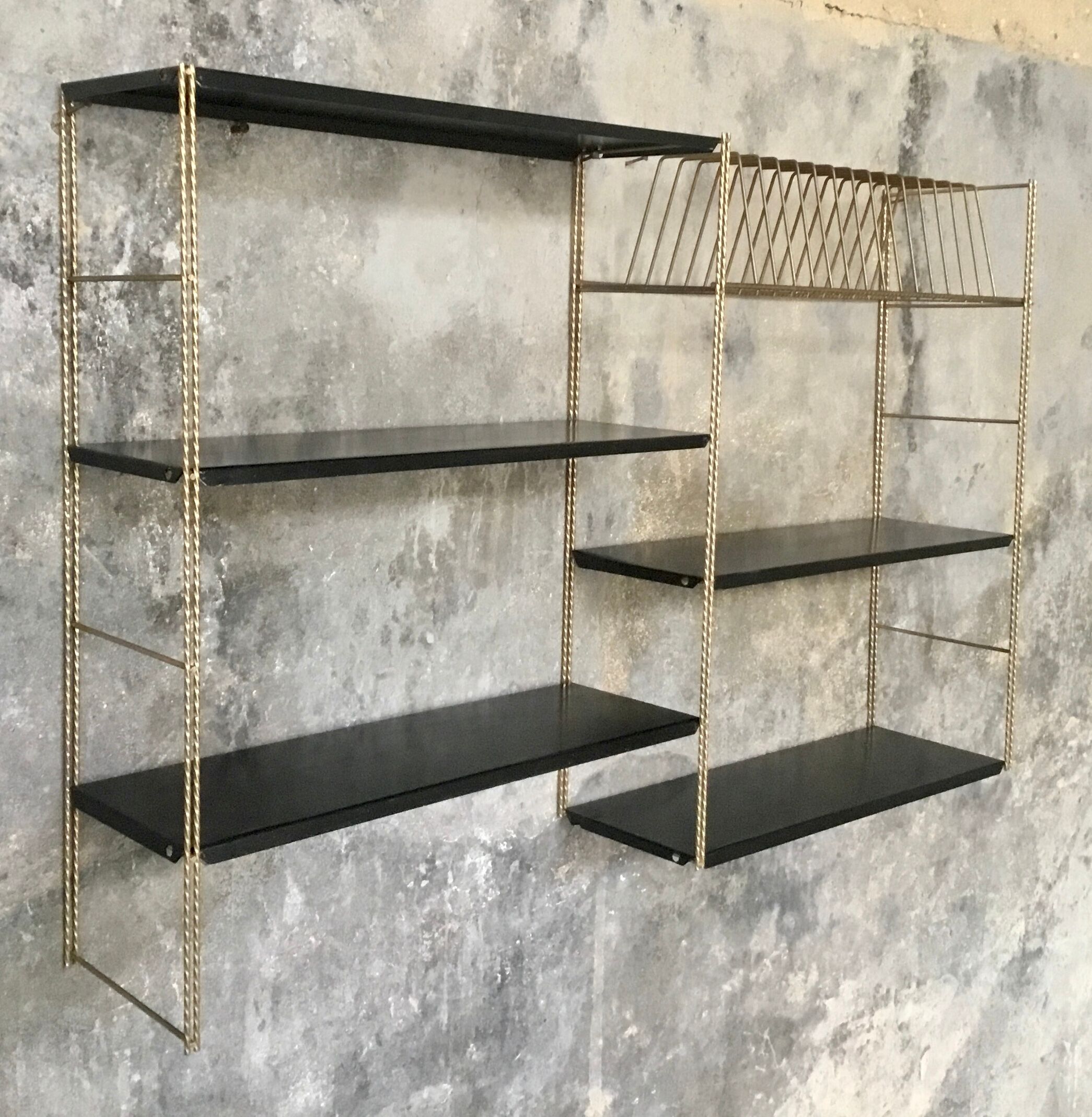 Black and gold metal string shelf set with vinyl holder - vintage 1960