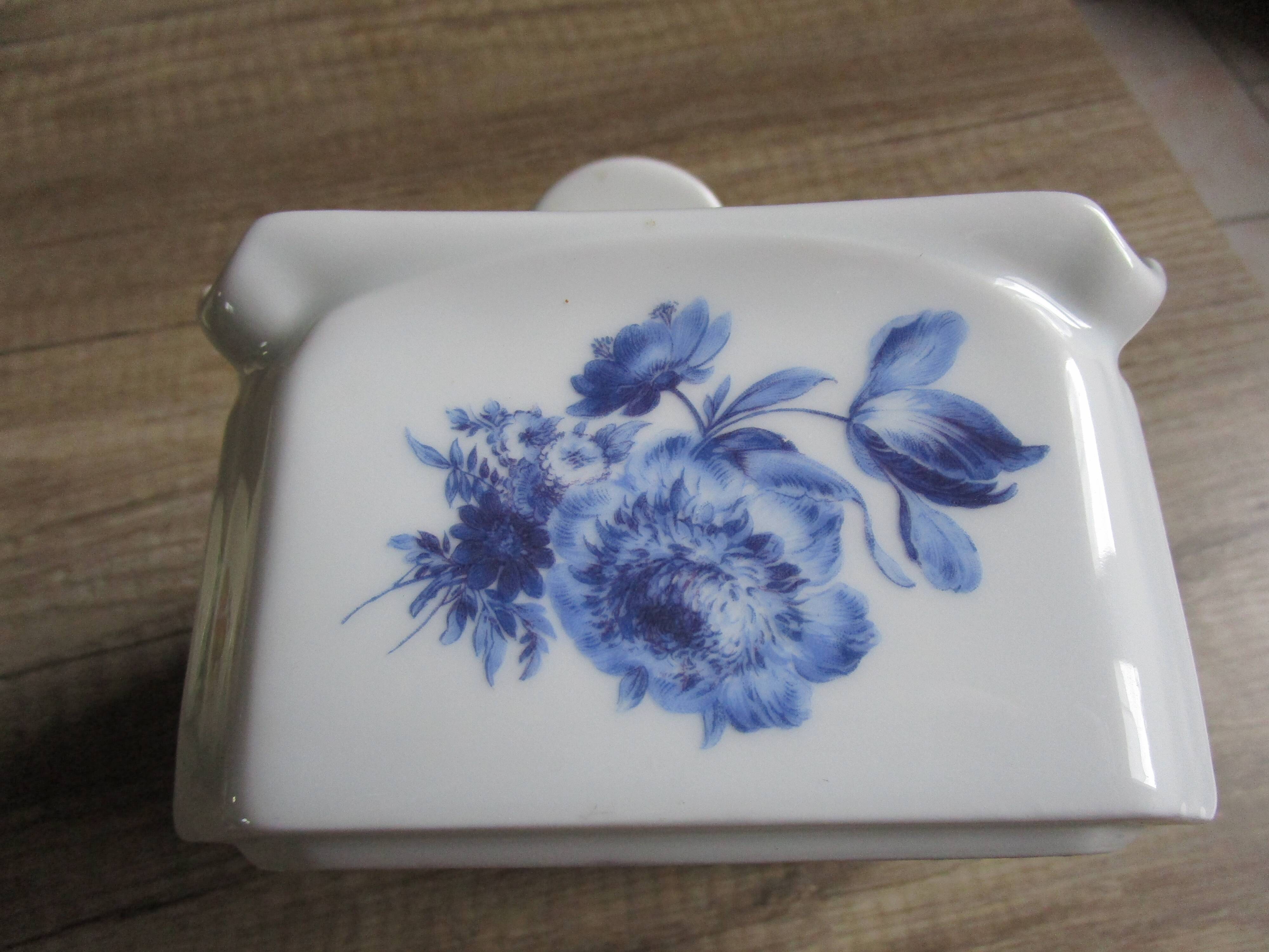 Pullivuyt ashtray