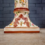 Piedestal with vase / flower pot