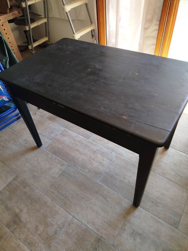 Table de cuisine ancienne