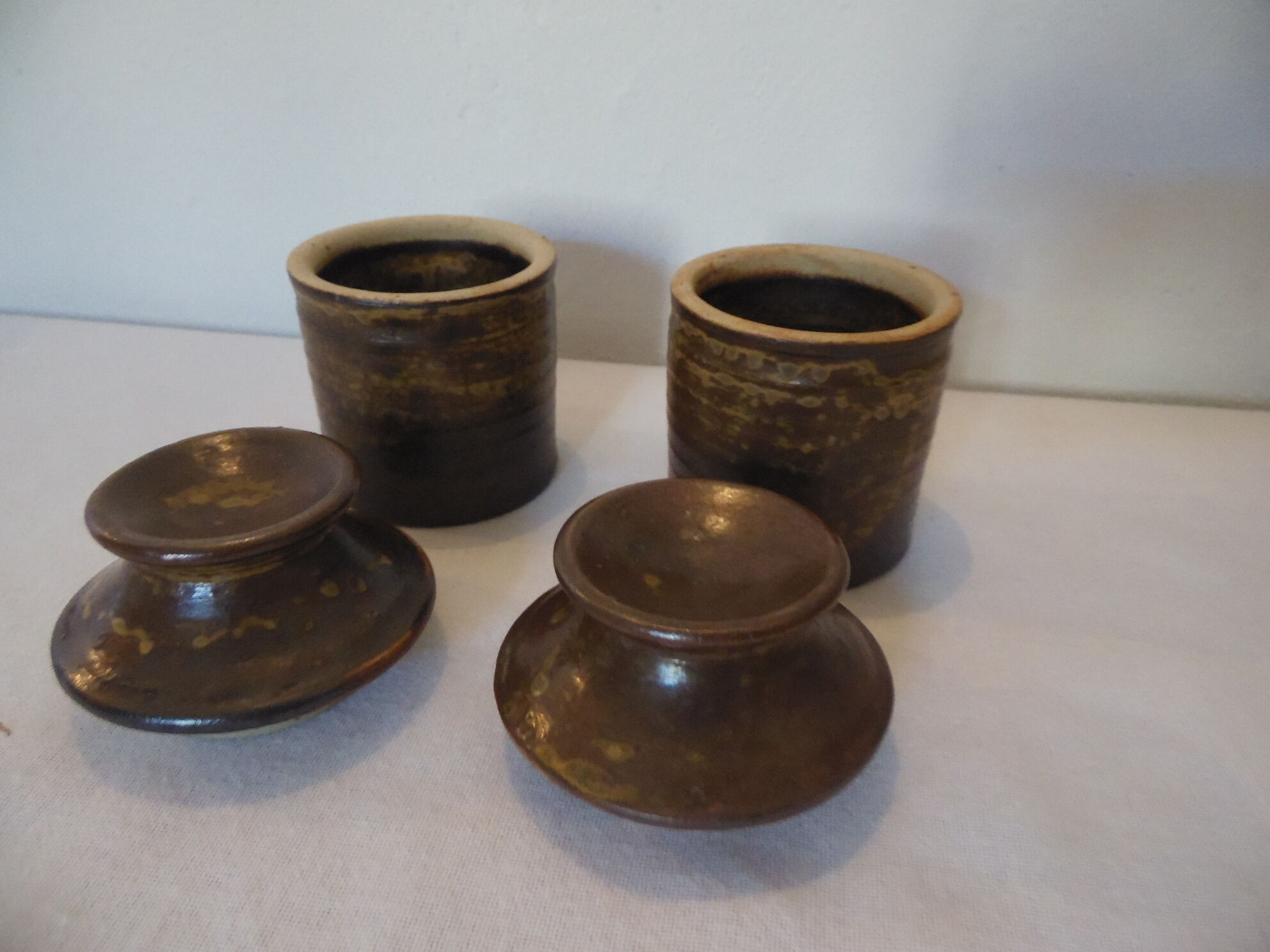 2 pots in gres with signed lid