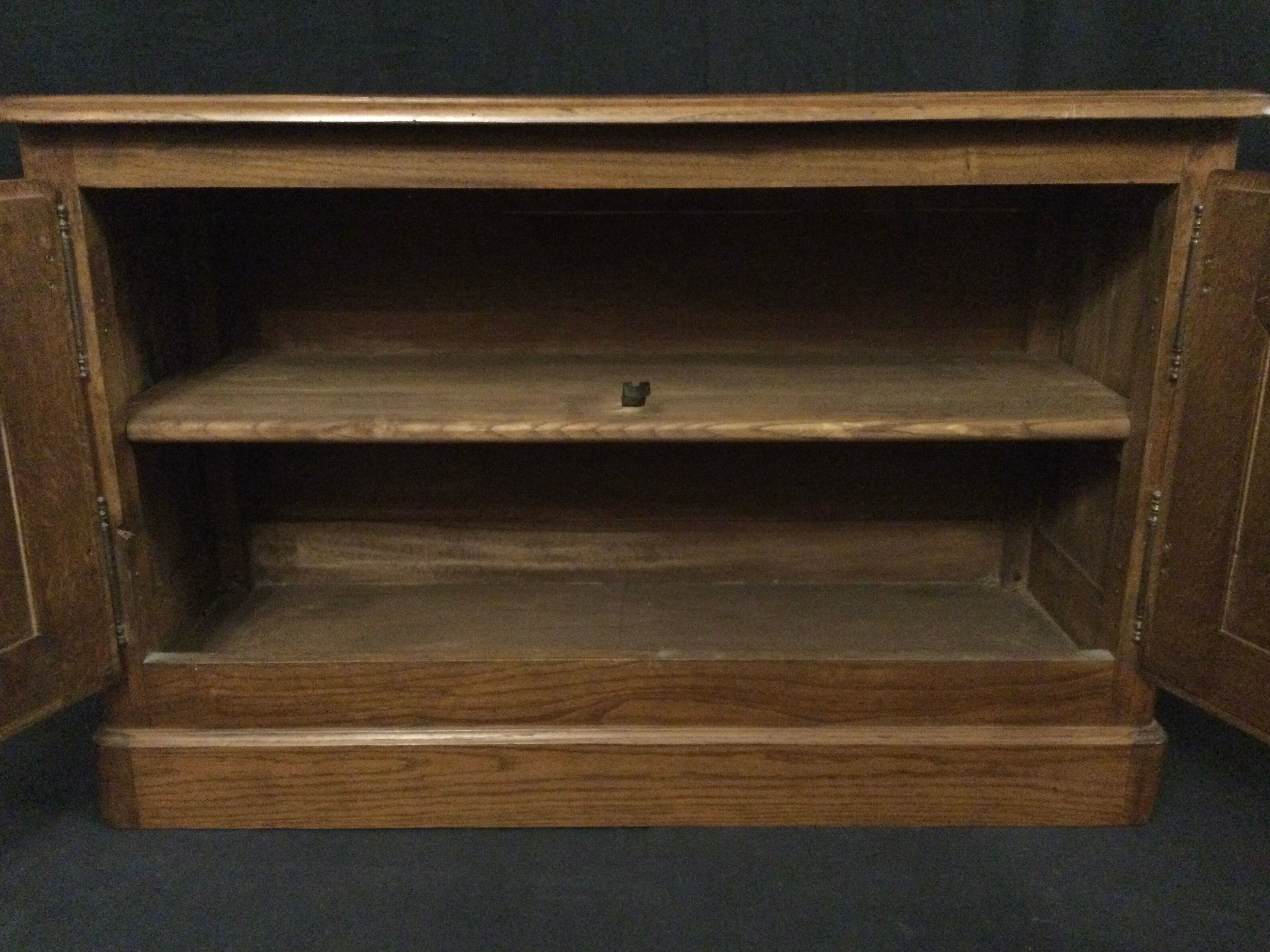 Buffet bas deux portes meuble tv