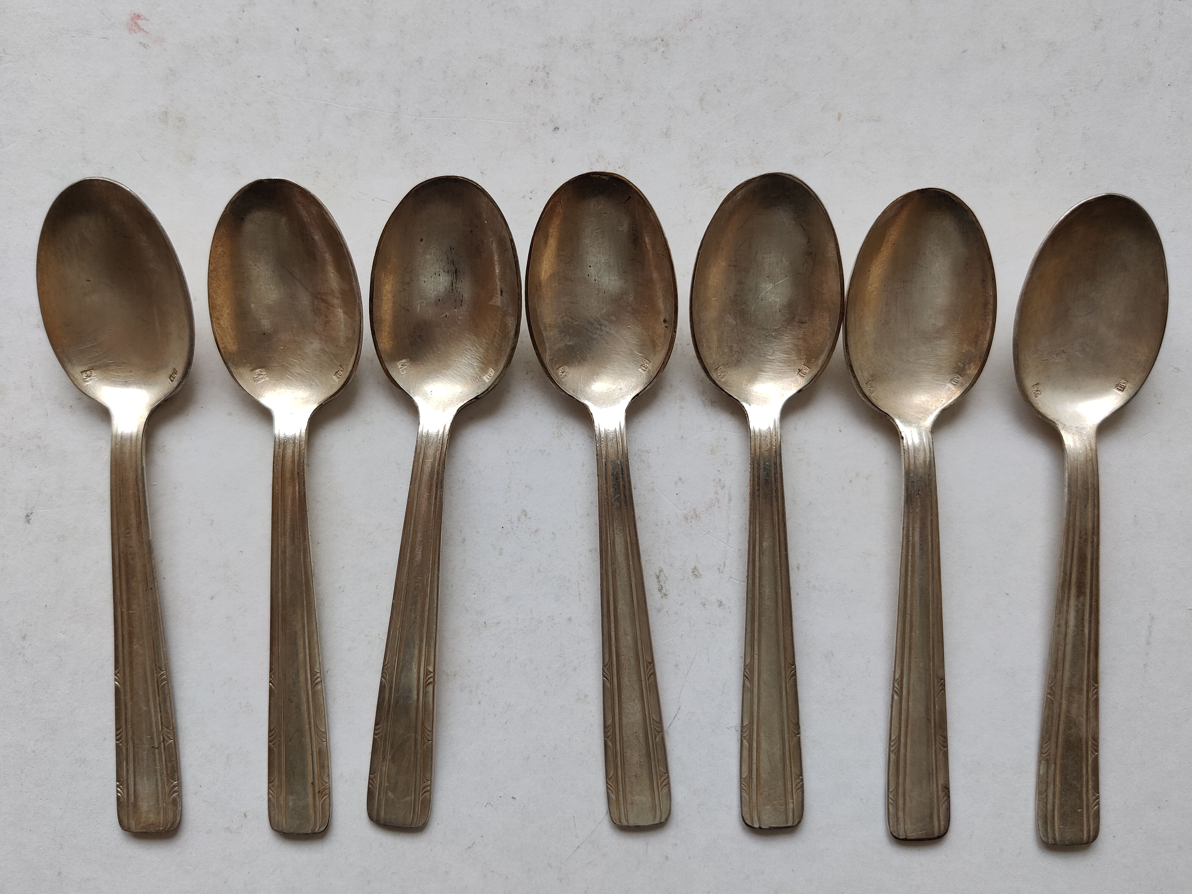 7 classic silver-plated teaspoons