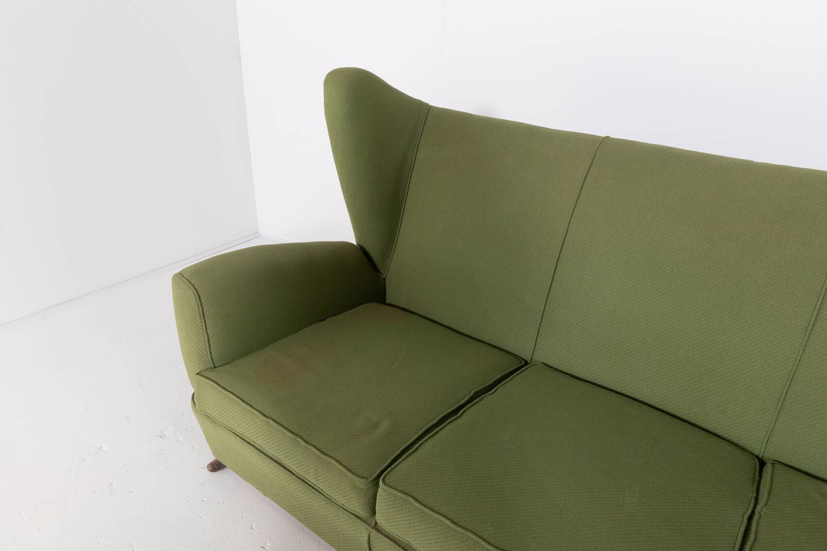 Canapé à oreilles en tissu vert par Paolo Buffa, Italie années 1950