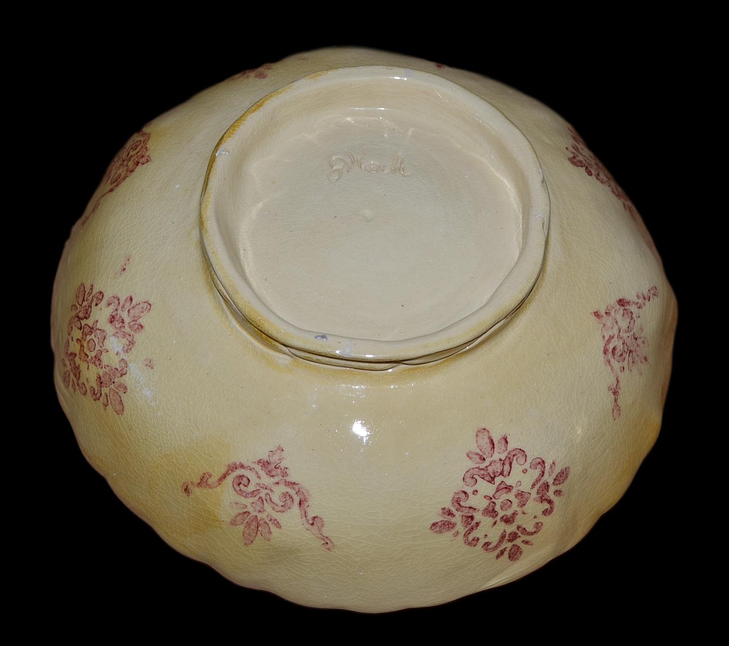 Bowl with decoration of lily signed KOCH - Provence, France - around 1970