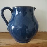 Pichet en céramique – émail de couleur bleu signé J. Normand fait main
