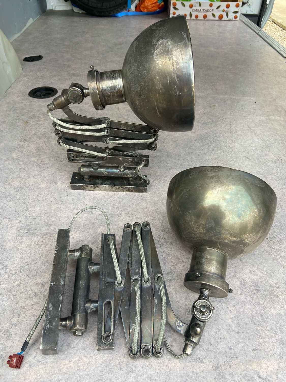 2 accordion scissors wall lights Cheoma in silver metal