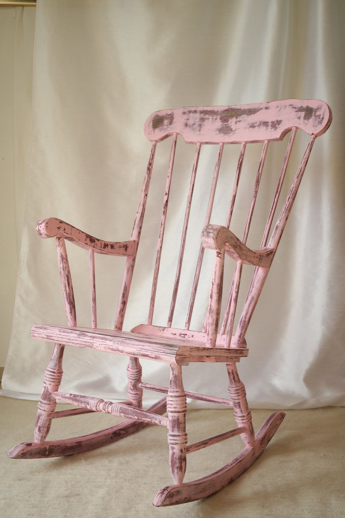 Rocking-chair vintage 50 in pink patina wood