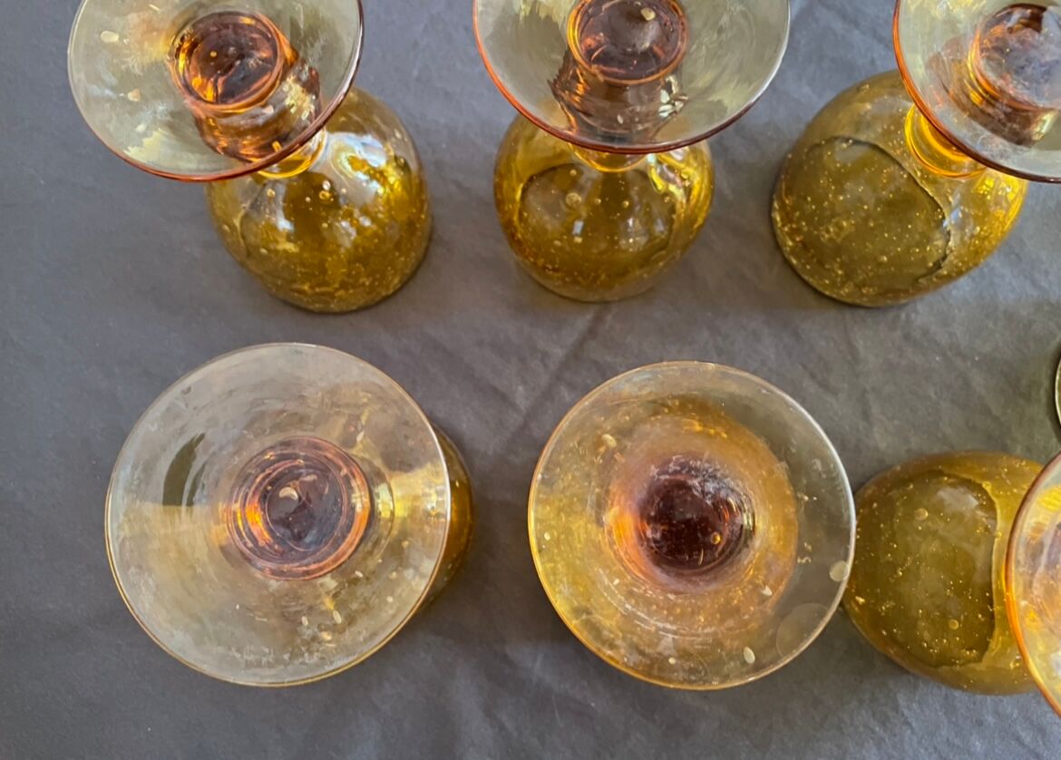 Amber bubble foot glasses
