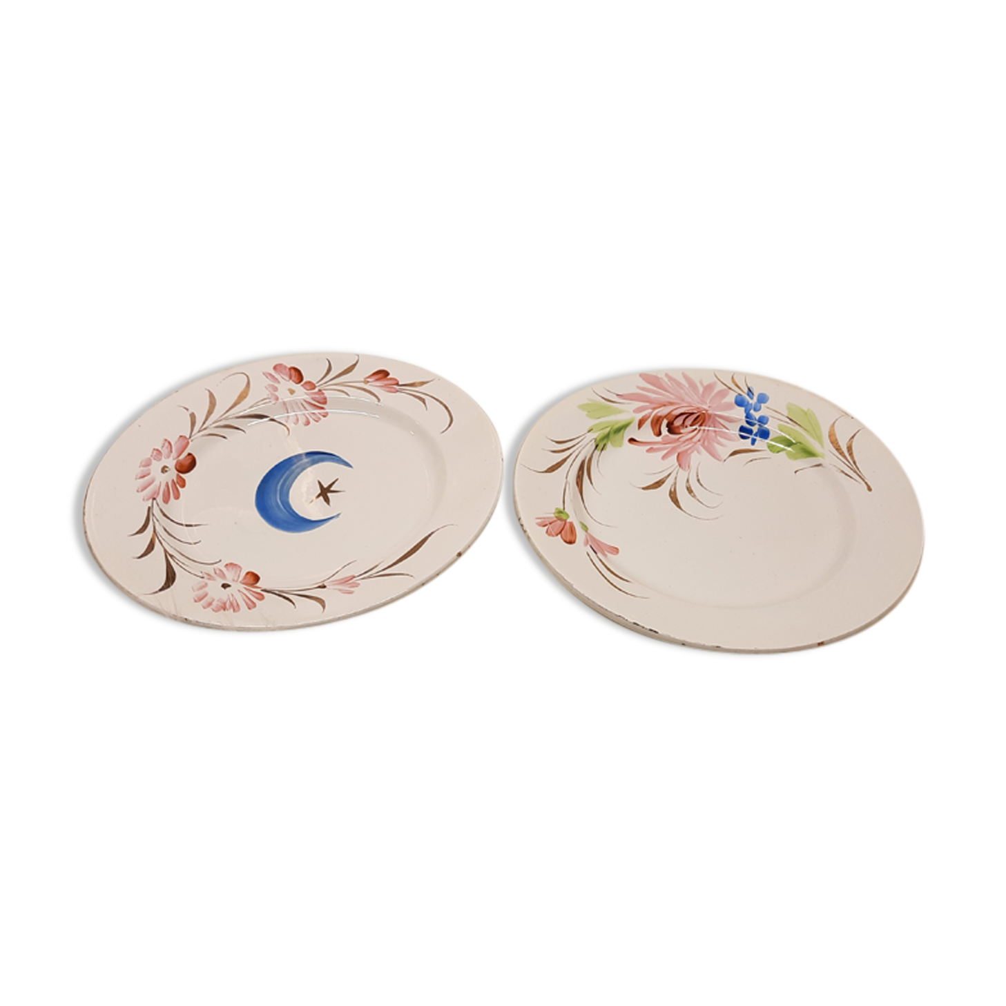 Pair flowery flat plates