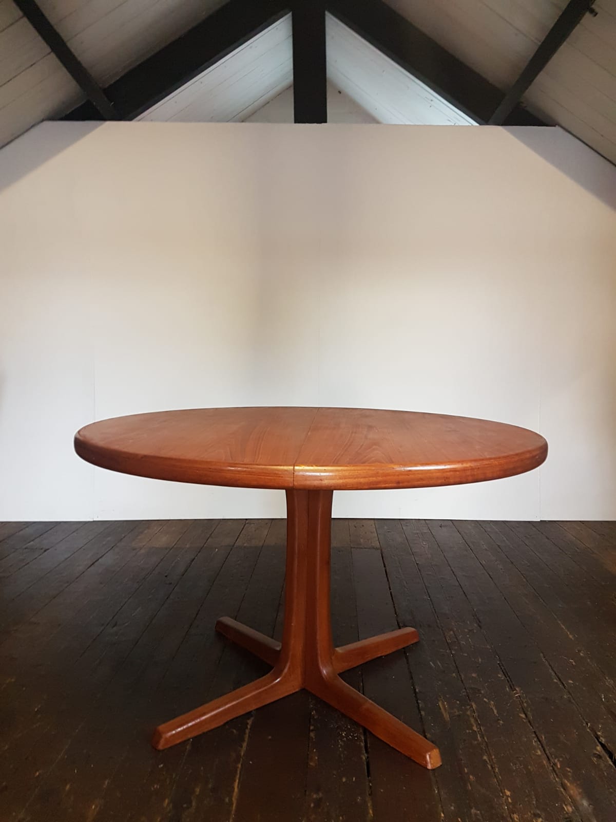 Table par Niels O. Møller pour Gudme Mobelfabrik