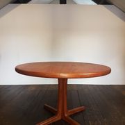 Table by Niels O. Møller forr Gudme Mobelfabrik