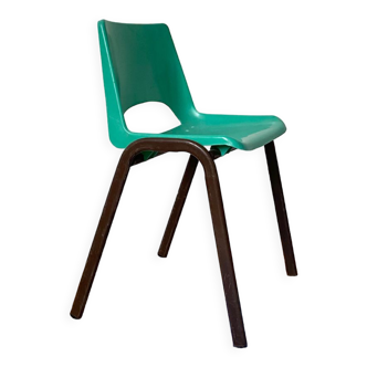 Chaise en plastique écolier vintage