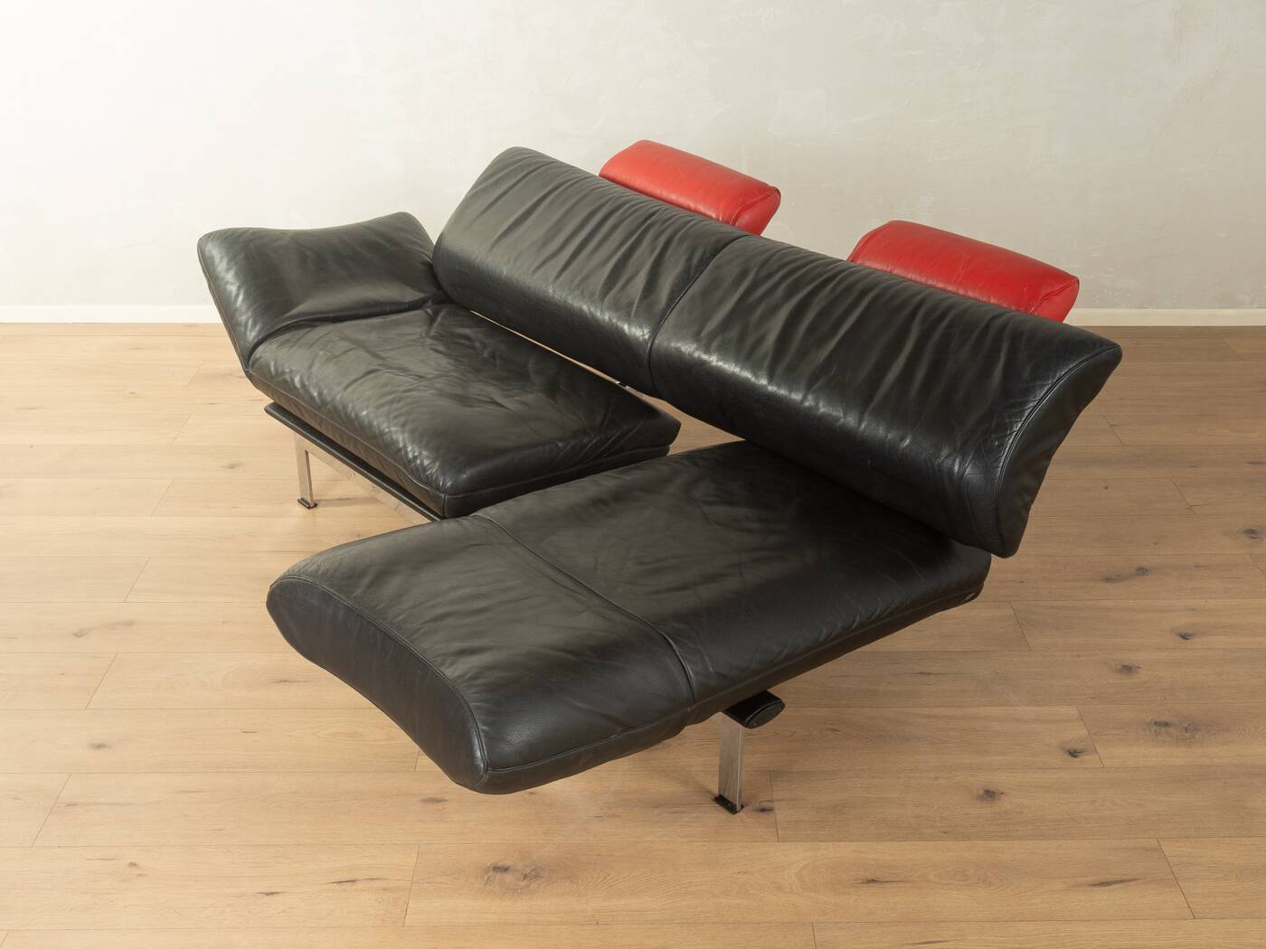 de Sede | Reto Frigg DS 140 sofa, 1980s, black leather & chrome, adjustable headrests