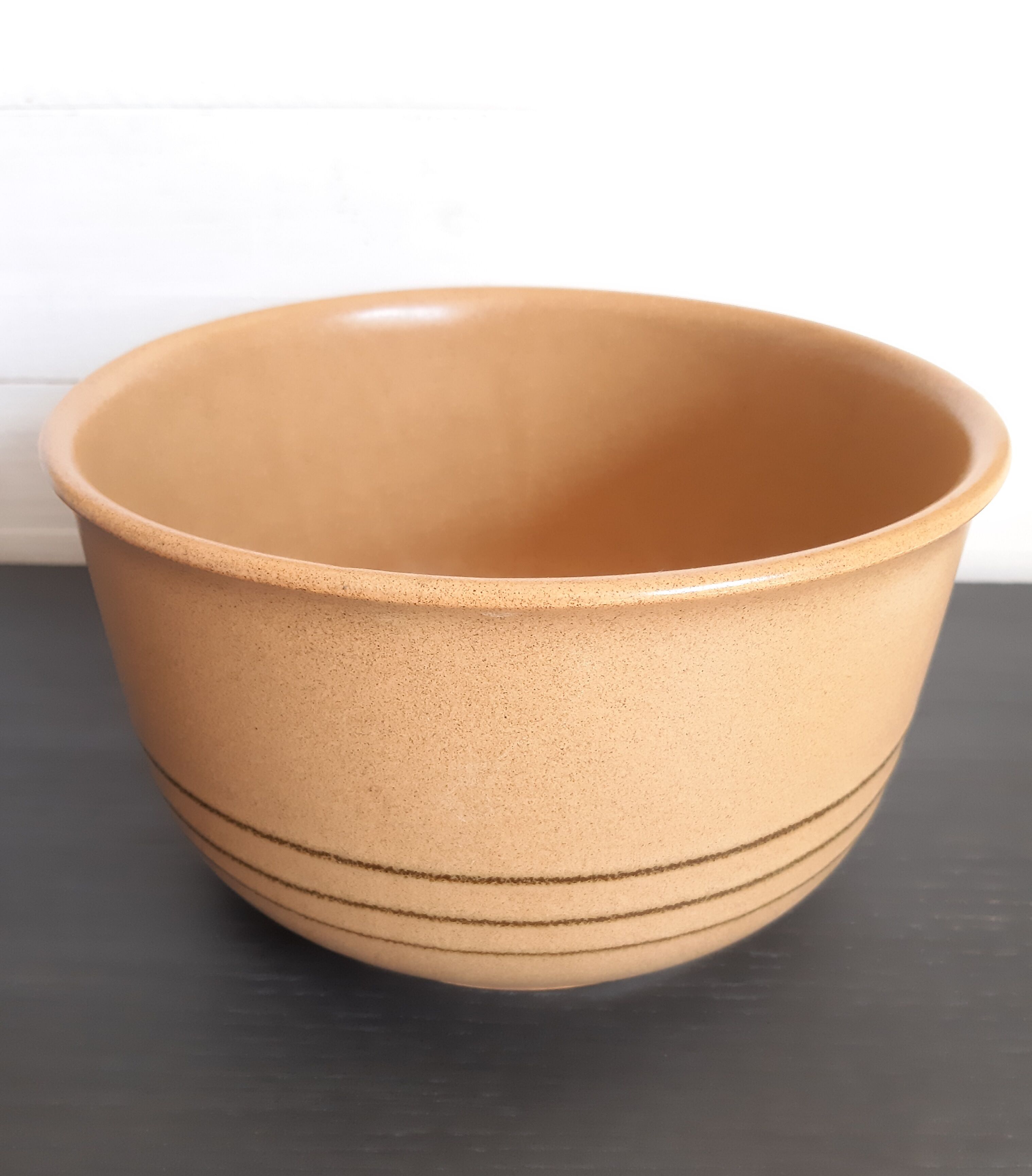 Stoneware salad bowl