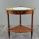 Table d’appoint d’angle de style Louis XVI, XIXe siècle