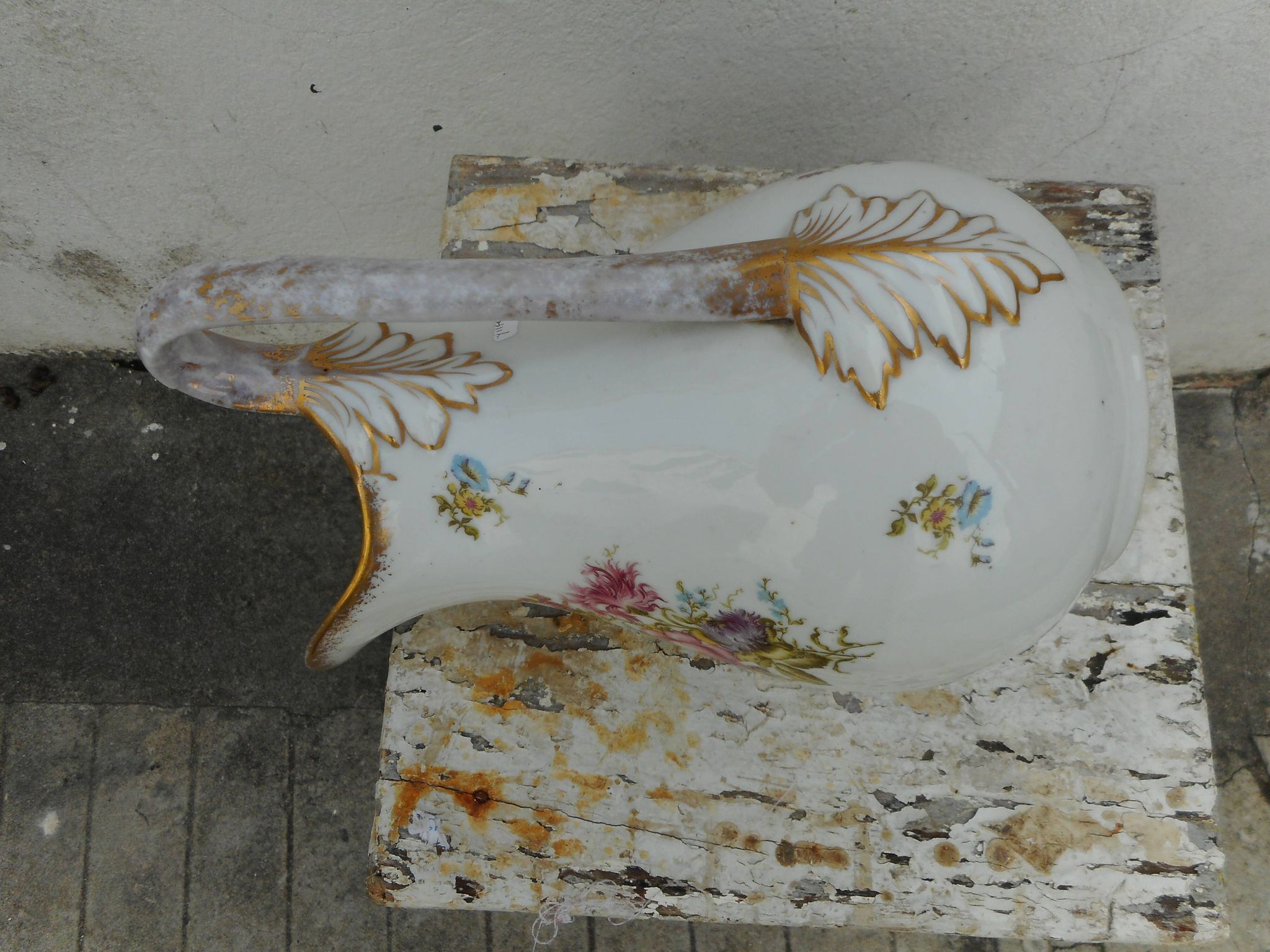 Pichet en porcelaine