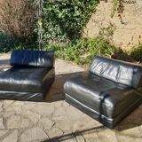 Paire de chauffeuses en cuir noir