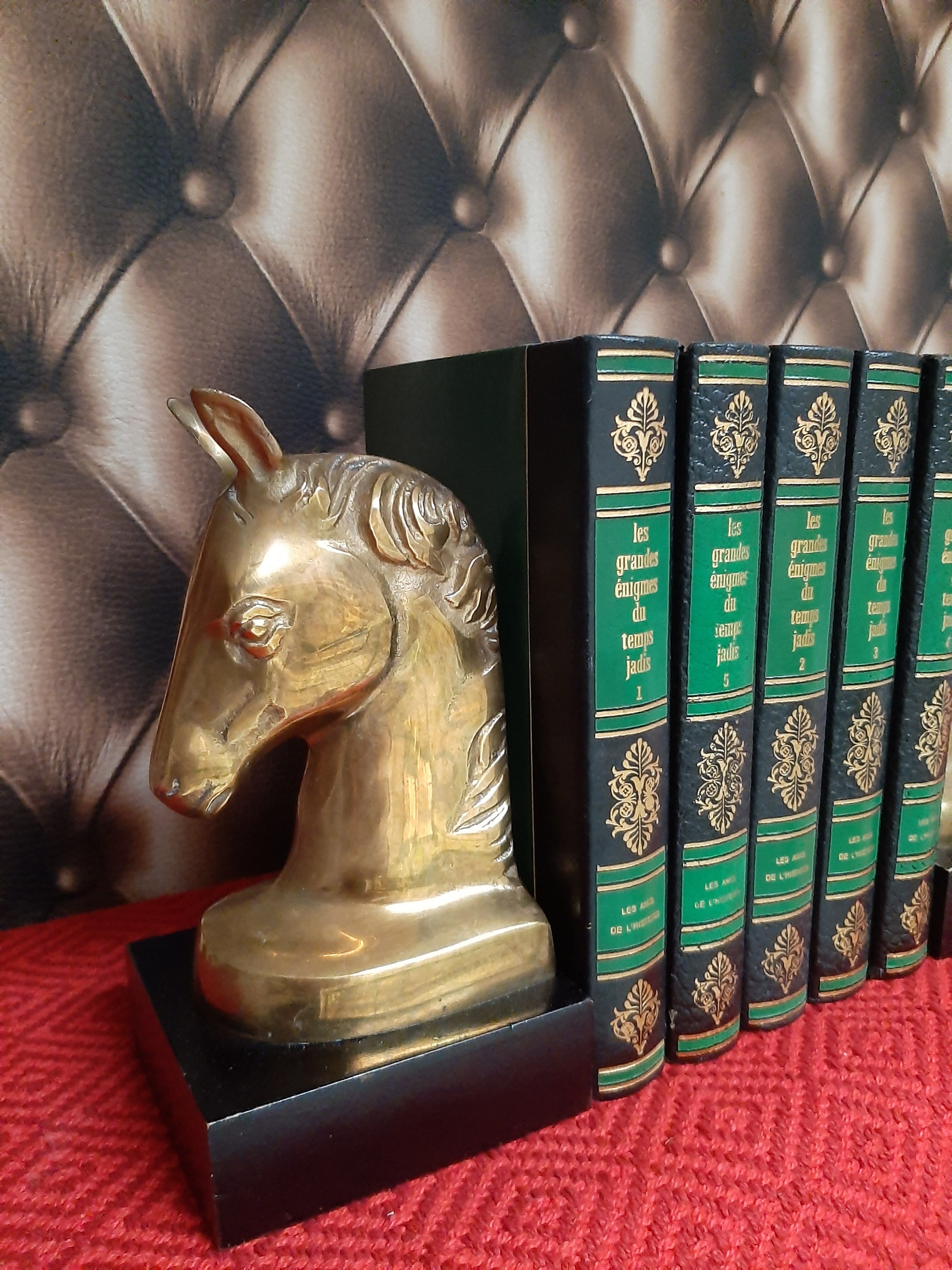 Bookends horses