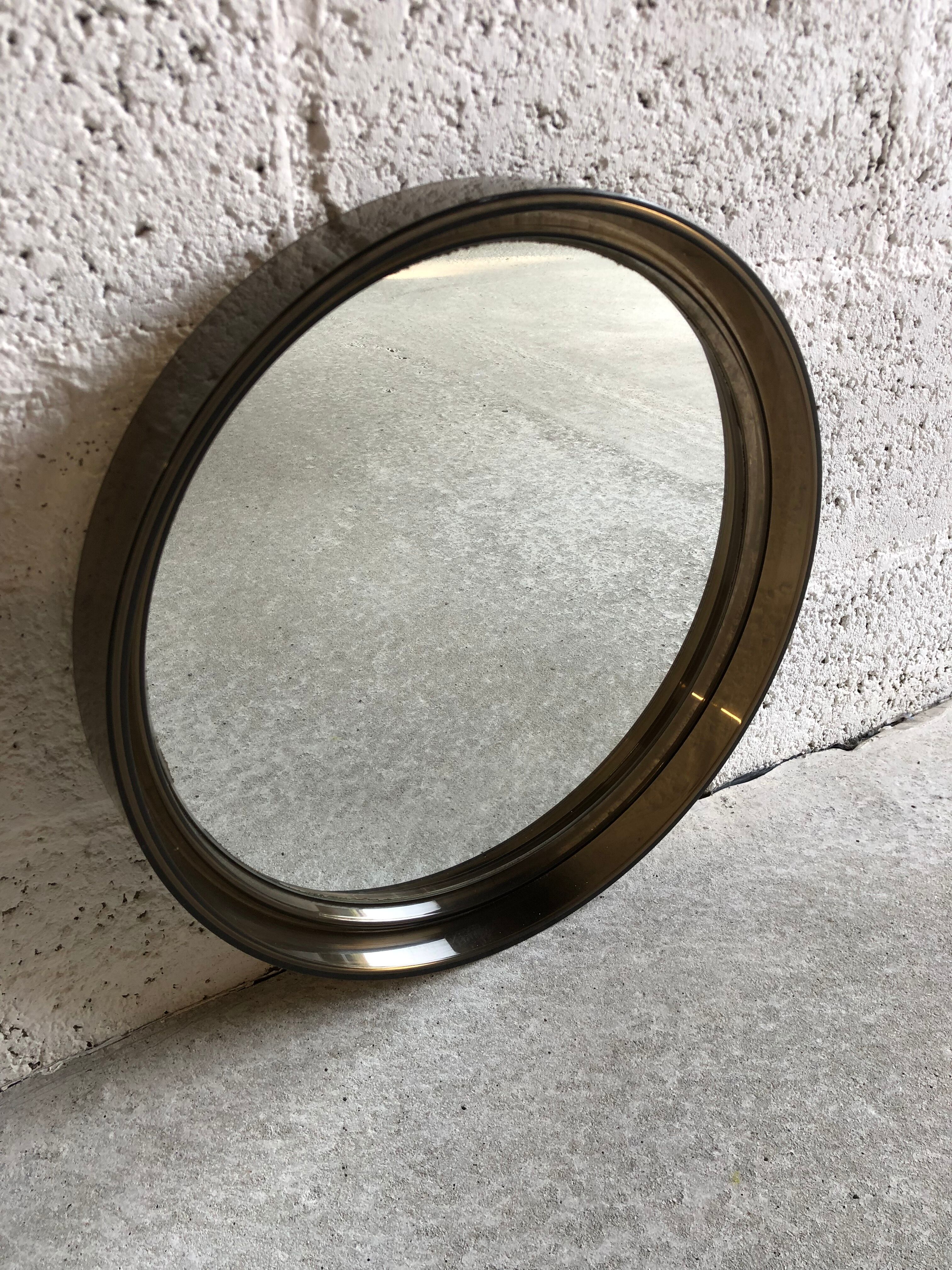 Round bathroom mirror 70s