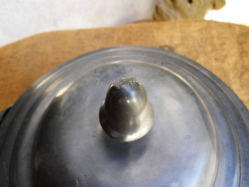 Soup bowl and its tin tray