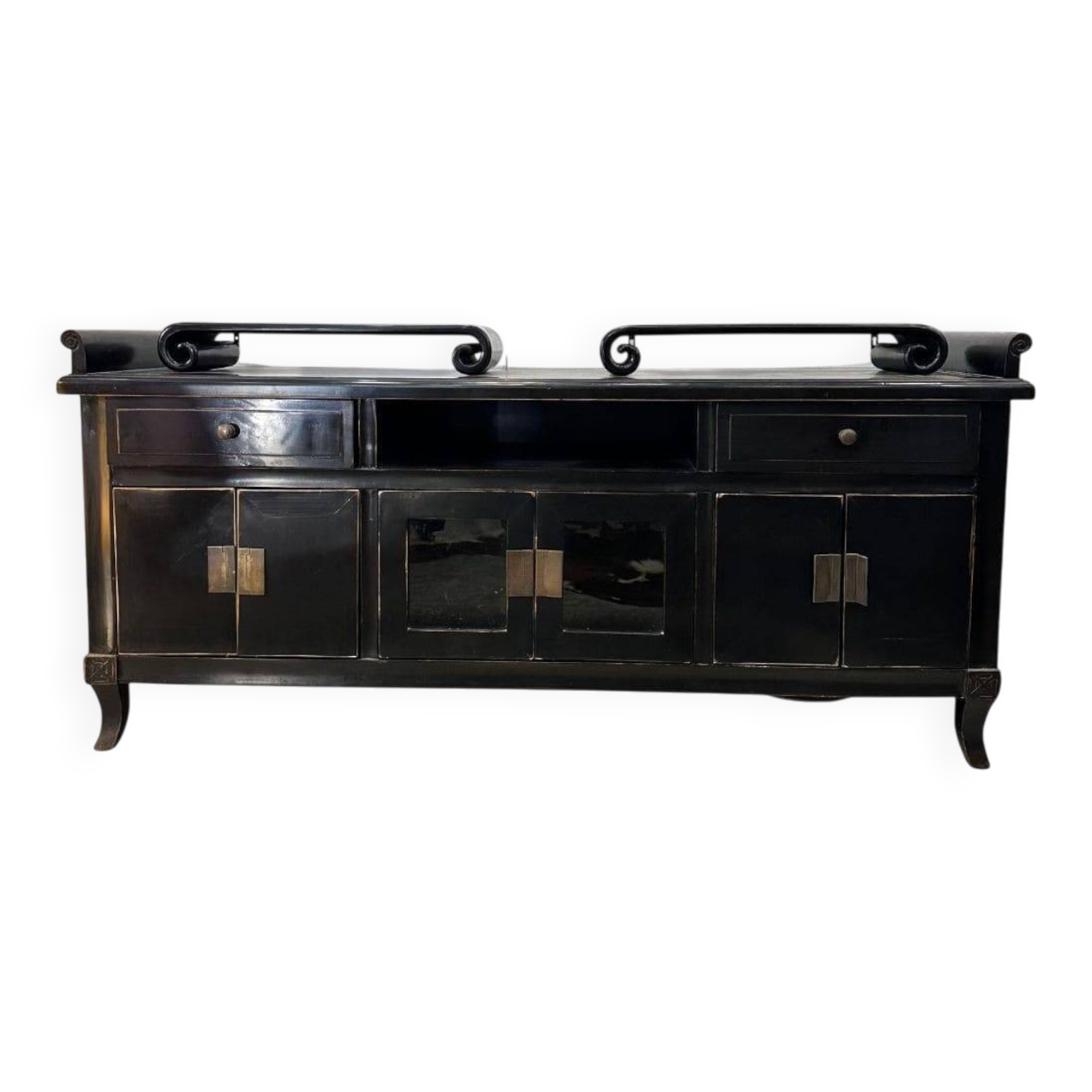 Oriental buffet cabinet, lacquered wood and engraved handles, 20th century – Japan