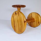 Pair of modern minimalist Scandinavian stools in pine, Sweden, 1970s.