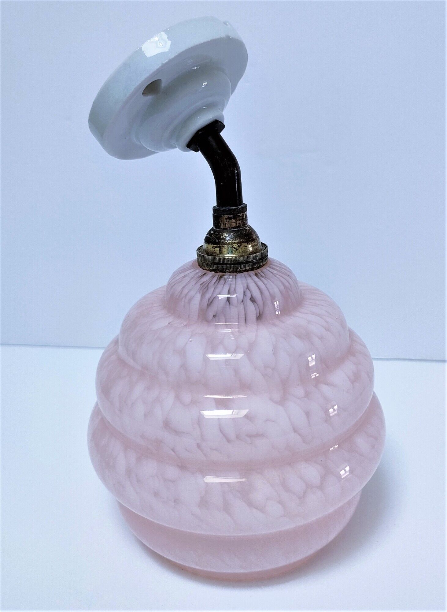 Art Deco wall lamp glass Clichy pink and porcelain