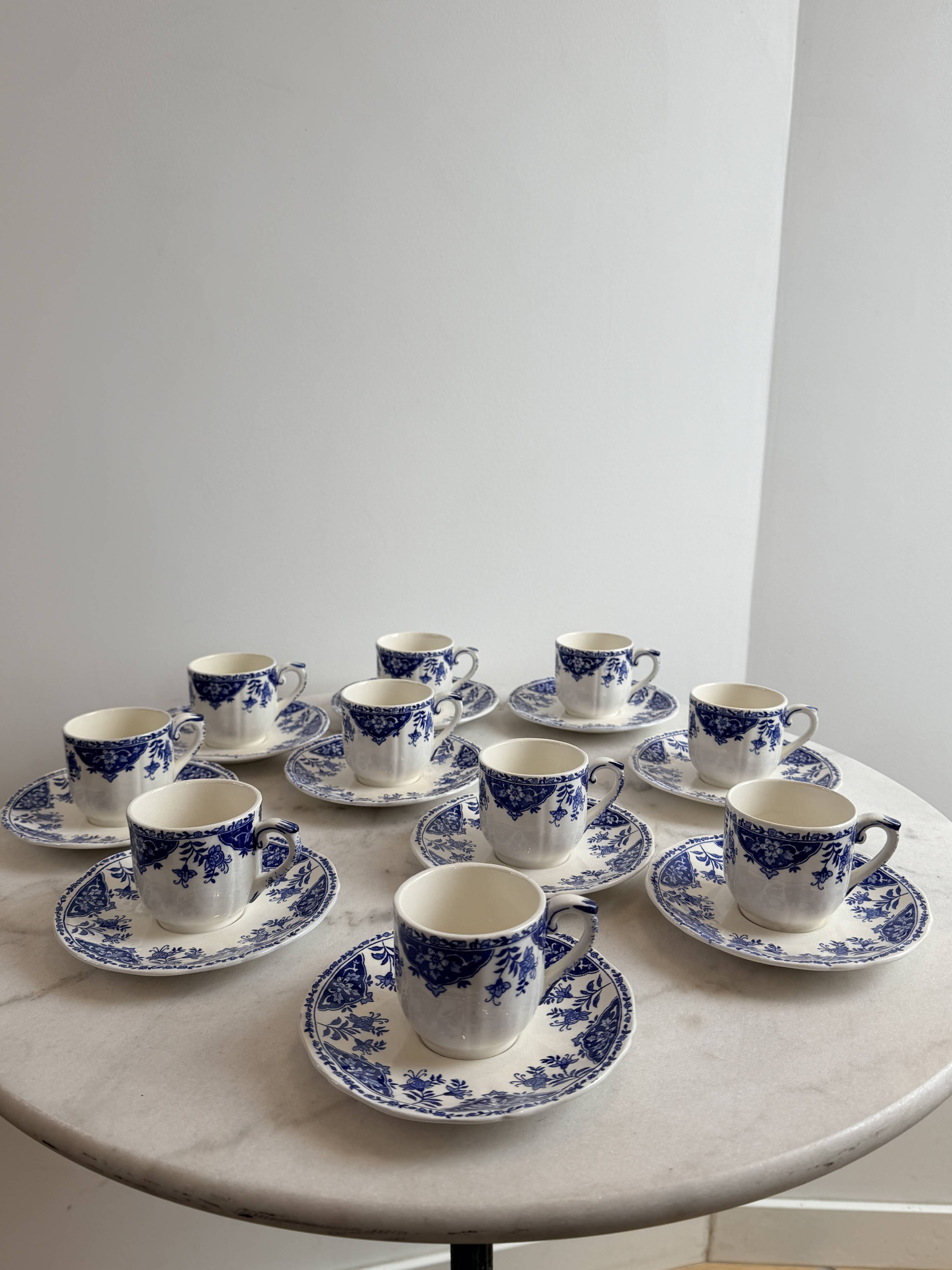 Set of 10 coffee/espresso cups - Gien - Ironstone