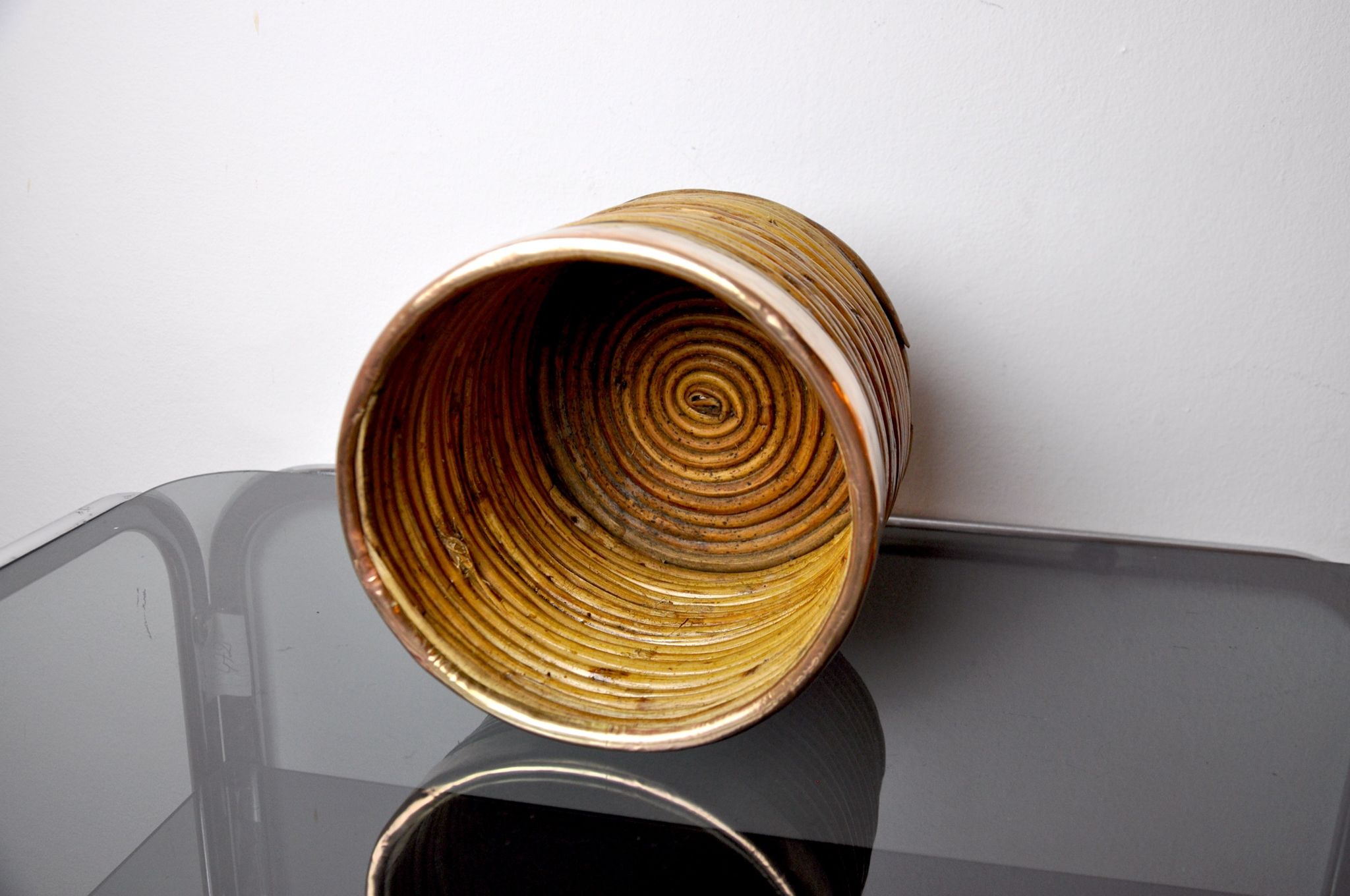 Panier en rotin et cuivre, Italie, 1970