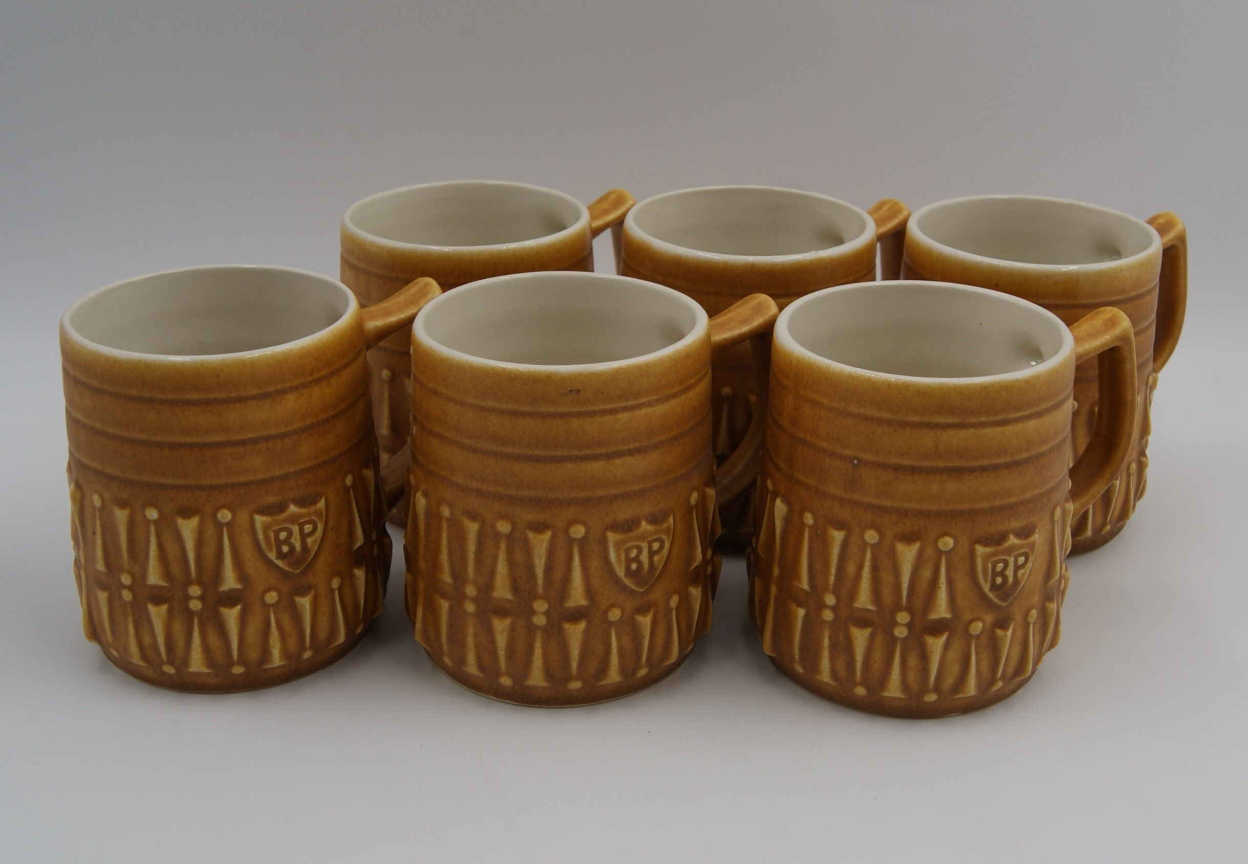 Série 6 mugs céramique BP vintage