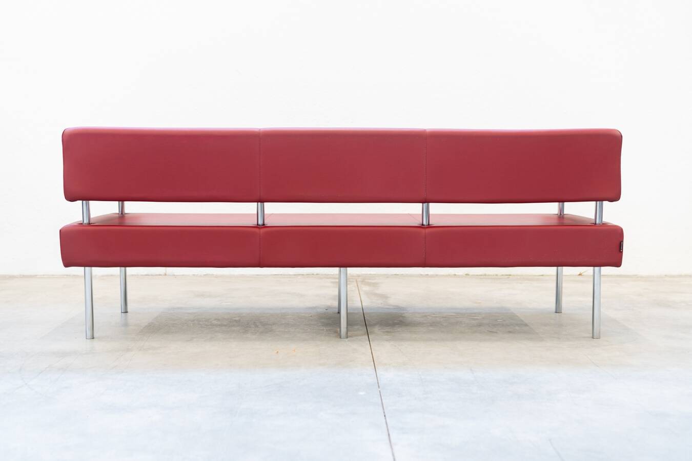 Business class 3-seater sofa in red leather and chrome iron legs, 1990s